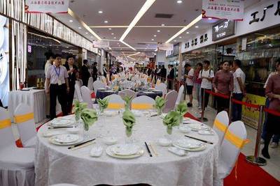 沪上餐厅技能风云录 从“菜盘穿越”到“滴水不洒”，这场中餐服务比武有多惊艳？